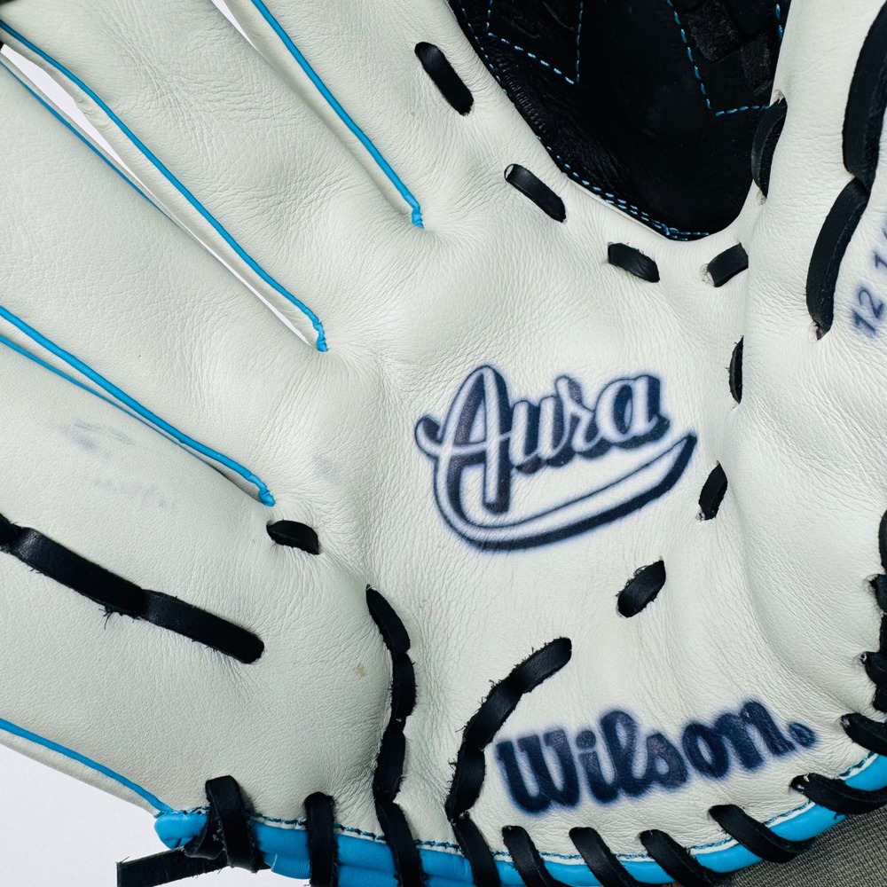Wilson Aura A800 Fastpitch Softball Glove 12.5 Inch White Black Blue A08LF16125 - Picture 4 of 14